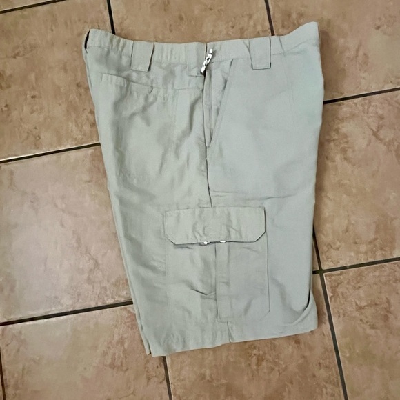Wrangler Gray Cargo Shorts Relaxed Fit Lightweight - Picture 7 of 8
